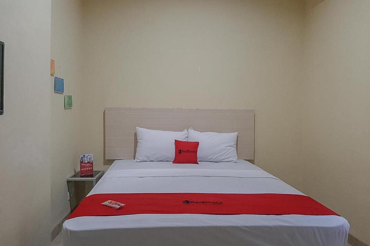 Reddoorz Near Kantor Walikota Bontang Nyerakat Esterno foto