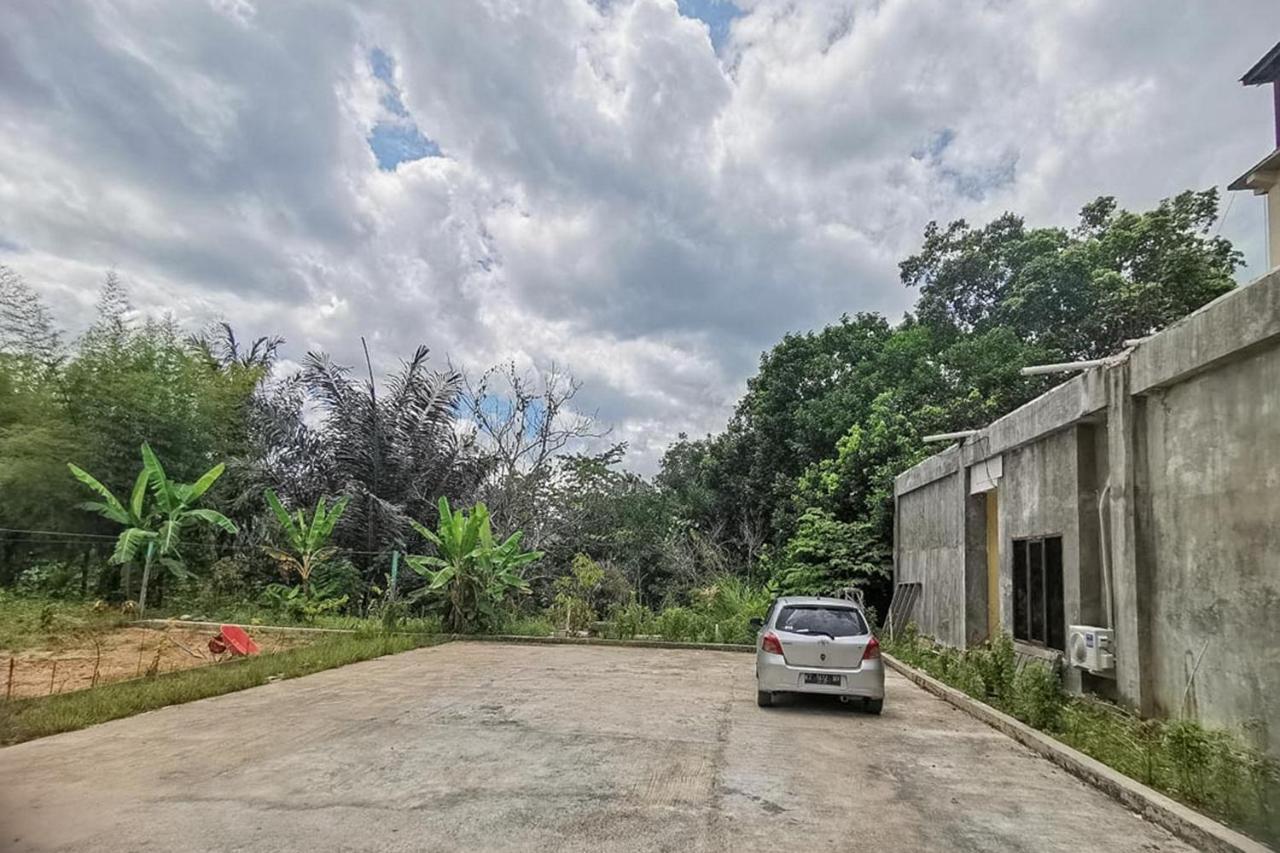 Reddoorz Near Kantor Walikota Bontang Nyerakat Esterno foto